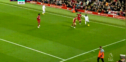 [中超]于汉超带球突入禁区 左脚低射锁定胜局