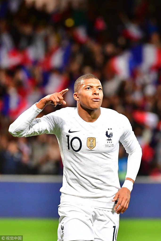 NBA传闻深度解析：雄鹿队内部关于特雷·杨交易讨论遇重大阻碍