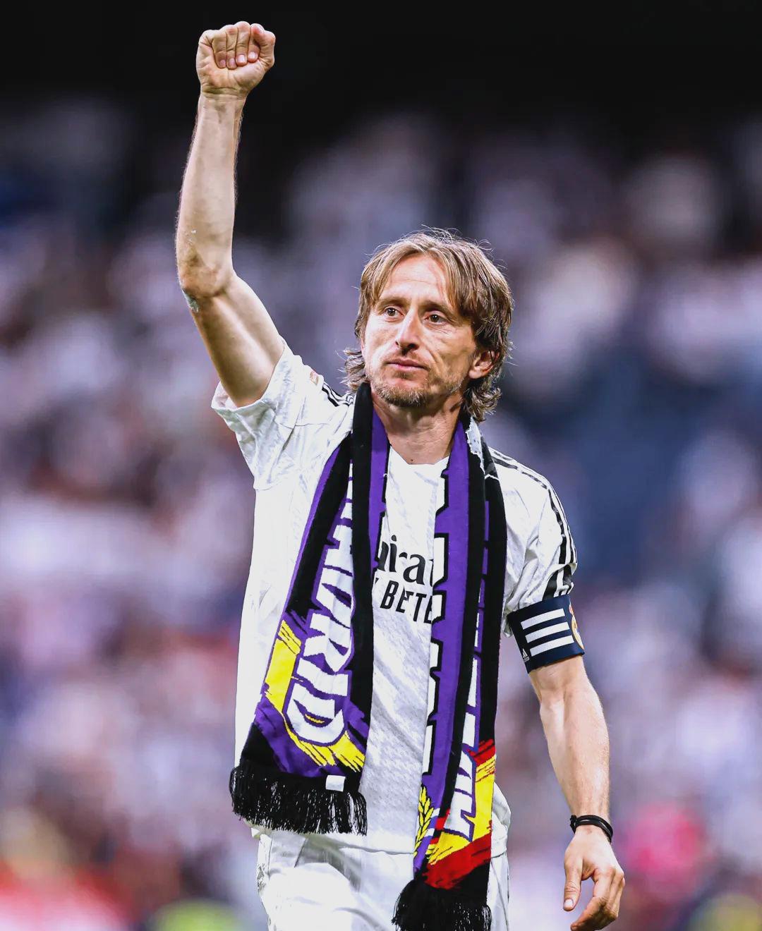 詹姆斯正式宣布无限期休战！湖人遭遇重大打击，西部前三恐将不保