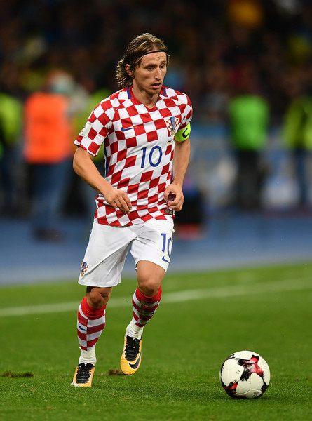 [中超]高天意角球打后点 陈晋一禁区乱战破门