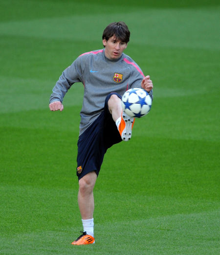 邵佳一 国足选材不排斥老队员 防守第一